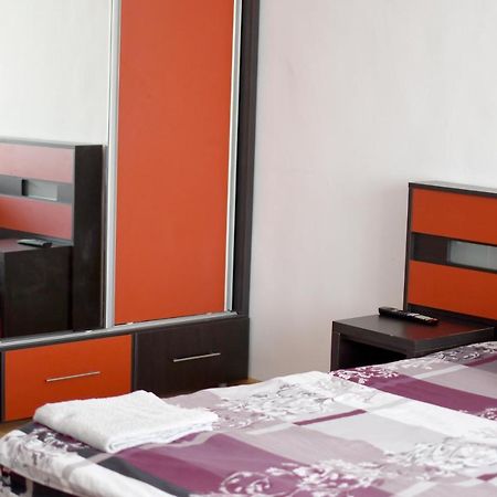 Modern Semi-Central 1 Bedroom Apartment, 3 Parks Nearby Bucarest Exterior foto